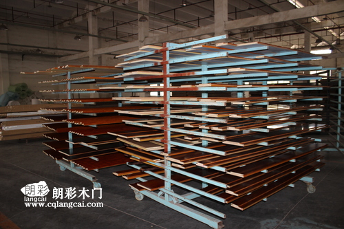 重慶(qing)朗(lang)綵(cai)木門木料(liao)展(zhan)示(shi)3