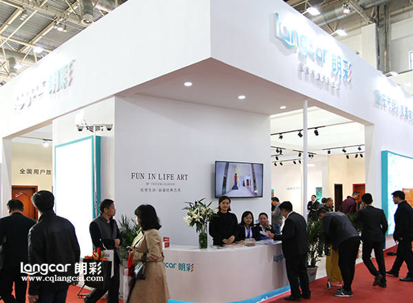 重(zhong)慶(qing)朗(lang)綵(cai)木門(men)：2017北京(jing)木門(men)展(zhan)展廳風貌(mao)